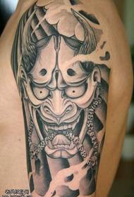 armliknande tatueringsmönster