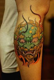 tatuaj multicolor pe braț