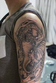 Malaking personalidad na itim at puting elepante na diyos na larawan ng tattoo