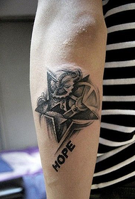 braccio spero l'immagine del tatuaggio stella a cinque punte