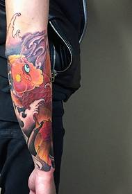 motif de tatouage de calmar de couleur intérieure de bras