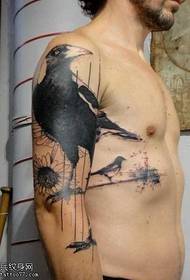 rokas stila putnu tetovējuma raksts