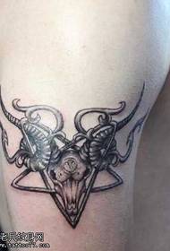 модел на татуировка на антилопа на ръка