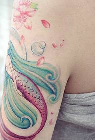 Tatuagens requintadas da tatuagem da sereia da aquarela do braço grande