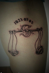 panangan populér klasik Pisces sareng Libra tattoo