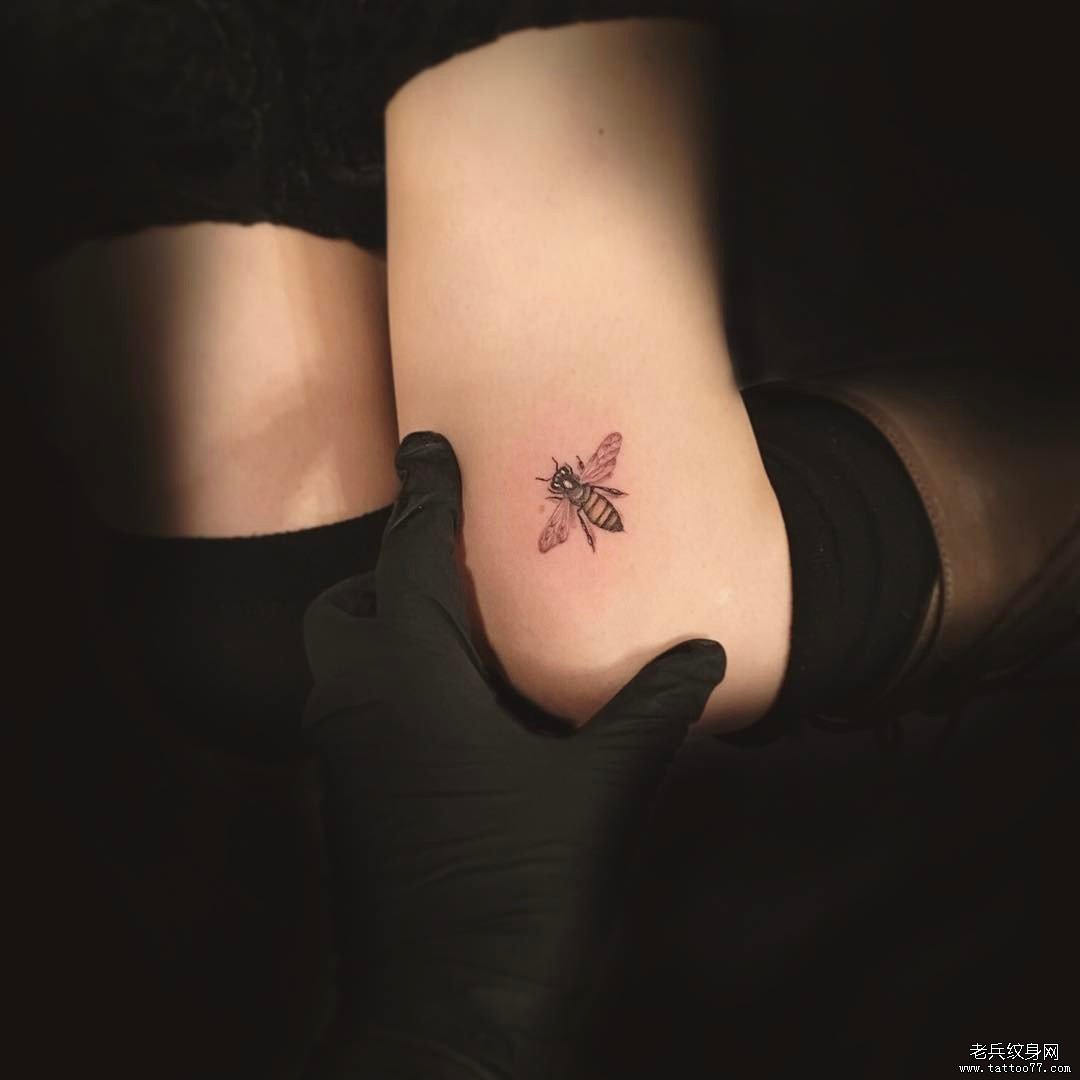 Couple Of Cute Bee Tattoos I Made Recently 🐝☺️🖤 #beetattoo #bumblebe... |  TikTok